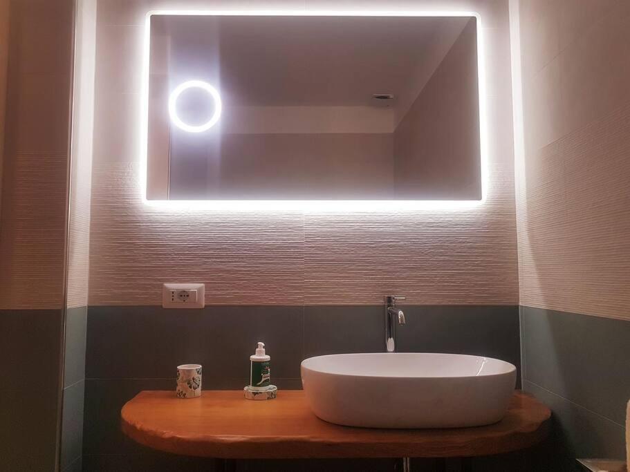 La Casina Di Nonna Giulia Apartment กัสตีลีโยเน ดิ ออร์ชา ภายนอก รูปภาพ