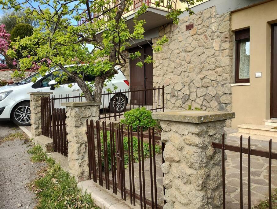 La Casina Di Nonna Giulia Apartment กัสตีลีโยเน ดิ ออร์ชา ภายนอก รูปภาพ
