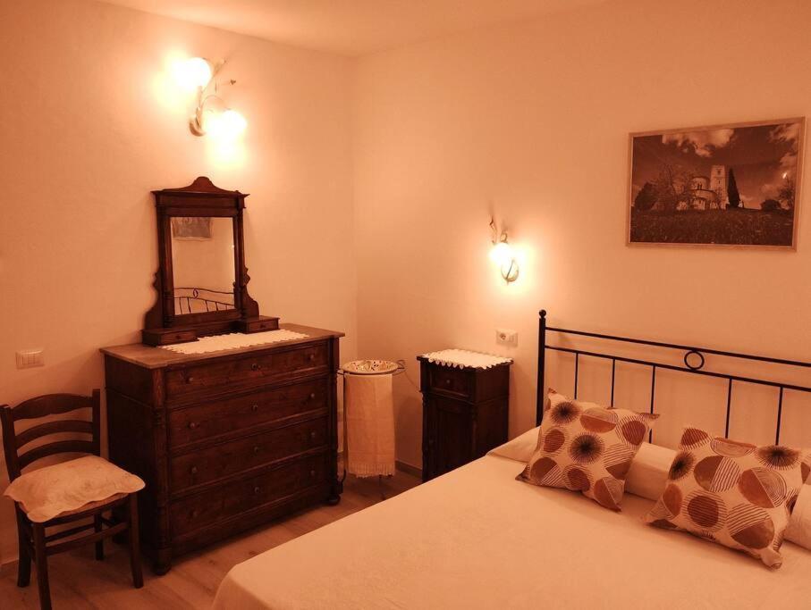La Casina Di Nonna Giulia Apartment กัสตีลีโยเน ดิ ออร์ชา ภายนอก รูปภาพ