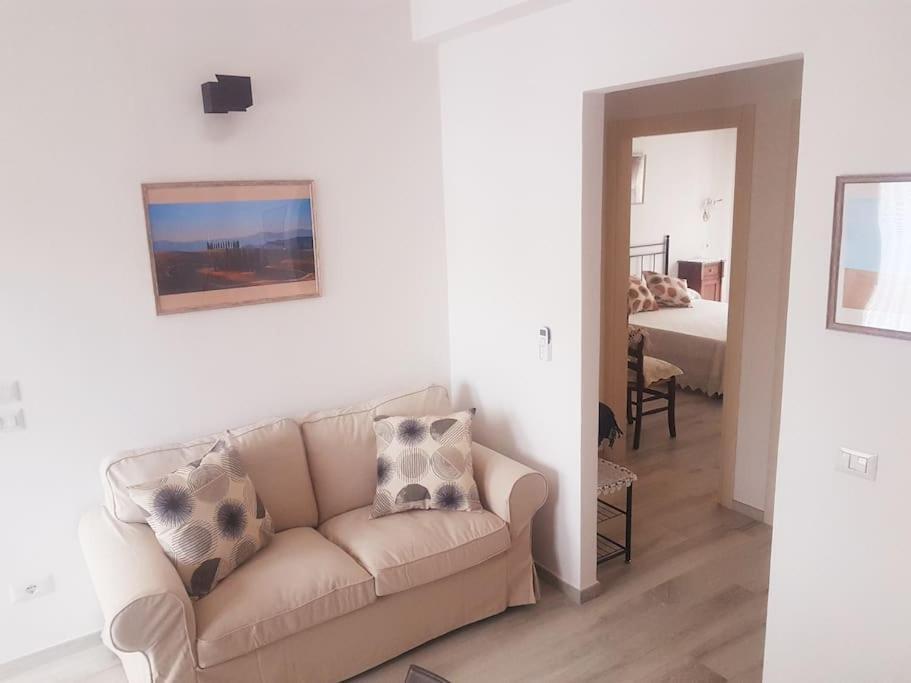 La Casina Di Nonna Giulia Apartment กัสตีลีโยเน ดิ ออร์ชา ภายนอก รูปภาพ
